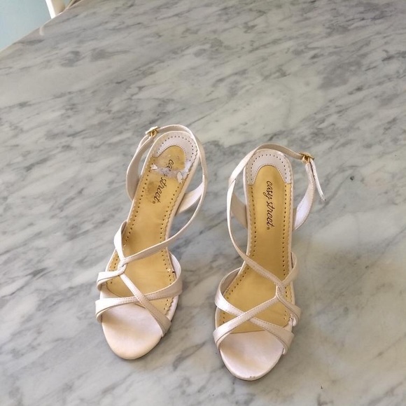 easy street Shoes - 🆕 Easy Street: Cream White Heels